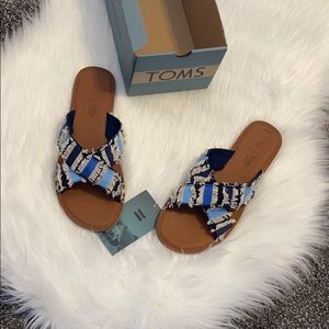 Toms Viv criss cross slide sandal with fringe